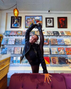 Anet Antošová Instagram - “This is what it feels like”… my fav place to get lost is in any vintage disctrict in the world. 📺📽☎️