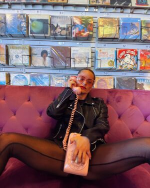 Anet Antošová Instagram - “This is what it feels like”… my fav place to get lost is in any vintage disctrict in the world. 📺📽☎️