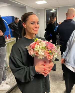 Anet Antošová Instagram - Is there anything BIGGER than LOVE?! 

Je mi ctí mít na svědomí tuhle úžasňárnu jménem KORNCERT @jirikorn.korncert a tenhle ještě úžasnější TÝM @jirikorndancers 

MILUJI & DĚKUJI