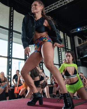 Anet Antošová Instagram - Tak jo, jak jsem slíbila, nahodila jsem INTENSIVE WEEK 26.-29.9. na web. 
Přešně za 8 dní! 

Komu TO chybí a rád by se dostal do formy (stejně jako já), nechť se přihlásí 😀💁🏼‍♀️

Harmonogram a info na: www.anetantosova.com

Těšila