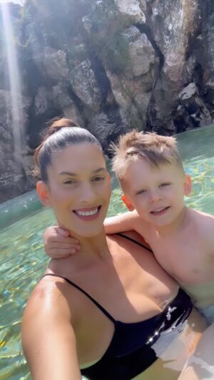 Aneta Vignerová Instagram - Celý den je mi těžko na srdci budeš mi moc chybět Viki❤️🕊️Každý den užívejme tak jakoby byl ten poslední ❤️nic na světě není více nežli náš lidsky život ❤️ tady jsme užívali krásné ráno než se mi zalily oči smutkem🥹