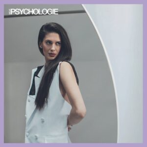 Aneta Vignerová Instagram - Aneta Vignerová je úspěšná modelka a držitelka titulu Miss, přesto v posledním roce plnila titulní stránky médií hlavně kvůli svému milostnému životu. Jak se řeší partnerská krize, když každý váš krok je věcí veřejnou? A proč nevěra nemusí vždycky znamenat konec vztahu? 

Celý rozhovor najdete v aktuálním vydání časopisu Moje psychologie, který najdete na stáncích a nebo si jej můžete nechat bezplatně doručit až do schránky, díky nákupu na webu www.ikiosek.cz/mojepsychologie. 👈

📸 @urban_photographe 
✍️ @melpamene