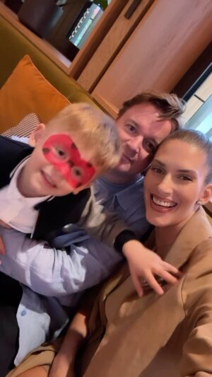 Aneta Vignerová Instagram - Den děti❤️byl to krásný den a ani nám nevadilo, že počasí bylo na prd😍 jinak do @thejulius_prague si zajděte třeba jen večeri👌🏻skvěle jídlo, atmosféra a náš dnešní program právě tam😍brzy jsme zpět 👌🏻👌🏻