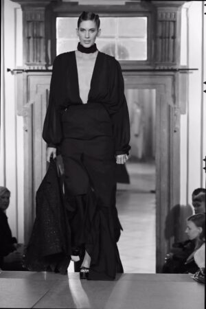 Aneta Vignerová Instagram - OPENING LOOK. FW24.

photo: @arturkoff 

@mbpfw