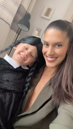 Aneta Vignerová Instagram - Jiříček Vám moc děkuje za přání k svátku ❤️dárek si vybral, takže u nás teď takto 😅🤣