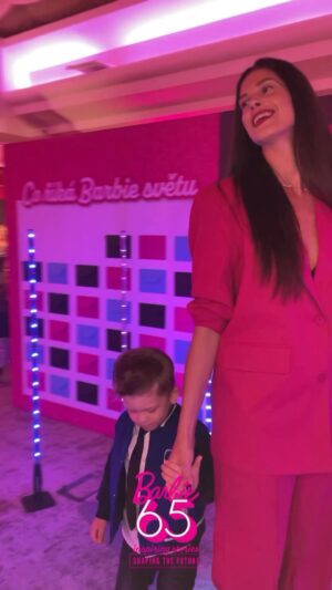 Aneta Vignerová Instagram - Barbie dnes slaví 65 let 🩷 @barbie #barbie65
