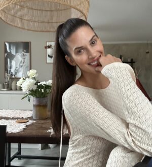 Aneta Vignerová Instagram - Všem děkuji za krásná přání k svátku❤️
Jméno Aneta a jeho význam

Ženské křestní jméno hebrejského původu. Pochází z hebrejského slova channah, hannah s významem milá, milostivá, milostiplná nebo líbezná. Následně po převzetí do latiny bylo z původního hannah odstraněno první písmeno H, vzniklo tak jméno Anna. Aneta vychází z francouzské podoby jména Anette, kdy počeštění znamenalo změnu koncovky a odstranění dvojité souhlásky😊