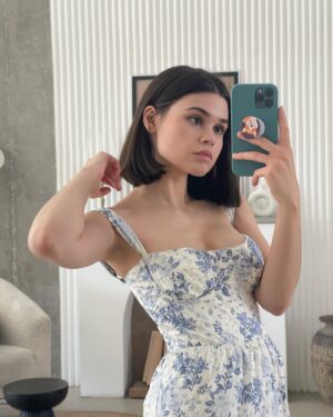Anfisa Vistingauzen Instagram - Какая? 🤍💙