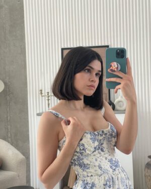 Anfisa Vistingauzen Instagram - Какая? 🤍💙