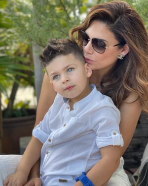Angélica Celaya Instagram - Mi mejor regalo en la vida 
Tu @angel_alessandro_garcia 💛

📸 @luisgarcia33