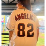 Angélica Celaya Instagram - Ahora si, oficial de @losdbacks ⚾️👊🏻 Gracias a @lasmayores por esta experiencia única!!!! #WorldSeries