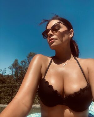 Angélica Celaya Instagram - … on a Sunday afternoon 🌞