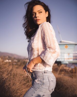 Angélica Celaya Instagram - Here comes the sun 

📸 @esquedachris