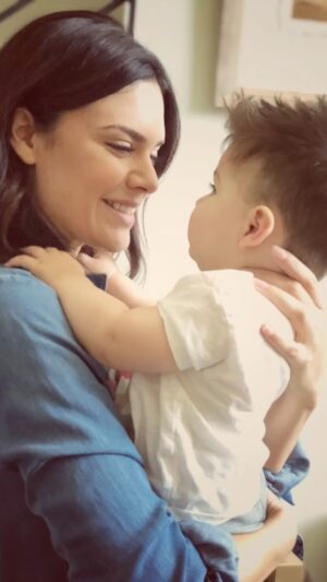 Angélica Celaya Instagram - A pocos días de San Valentín 
Un #tbt Lleno de amor 💛
 
God loves me so much, he gave me you! Alessandro 

@luisgarcia33  the best valentine gift you could ever give me ♥️