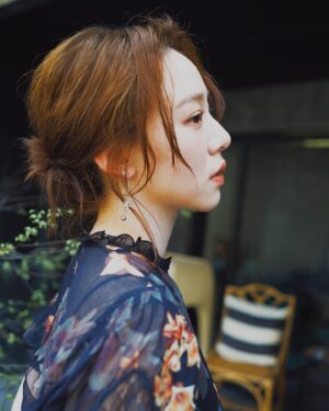 Angel Wang Instagram - 🤍
連假最後一天 我也要發完了！
Hair Stylist / @yun331 @driven.by
Make Up / @backstage_aga @backstage_makeup
Outfit / @allsaintstaiwan @allsaints_style 
Photographer / @tristashen
#AllSaintsTaiwan