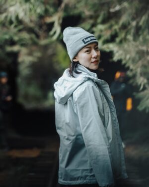 Angel Wang Instagram - ⛰️
年前最後一次的戶外活動-眠月線
第一次爬山野營的我 一開始就是既期待又怕受傷害
而這次還剛好遇到寒流來襲 半夜是0度！！！
上山遇到下雨時候內心真是充滿⭕️❌💢❗️❕❓❔⁉️😭
特別感謝在最後一刻支援我的北臉 @thenorthface_tw 
一件防潑水防風外套和一件抓絨外套外加我的發熱衣
就足以抵擋這波寒流！讓我安全下山🤍
📷： @__alexzheng__  @taiwan36888 
#眠月線
#thenorthface