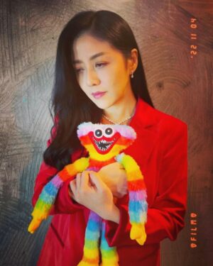 Angel Han Instagram - 拍這張照我是要表達•••我是可以演“恐怖殺人懸疑片的”
😁😁😁