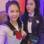 Angel Han Instagram - 你們是喜歡蓓蓓的可愛款，還是我這種高傲兇兇學姐款😏😏😏 #耶誕制服趴 @bugssapphire #學生服