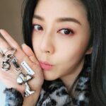 Angel Han Instagram - 謝謝親愛的婉君妹妹送的禮物🥰覺得幸福😘 @cocco__wu