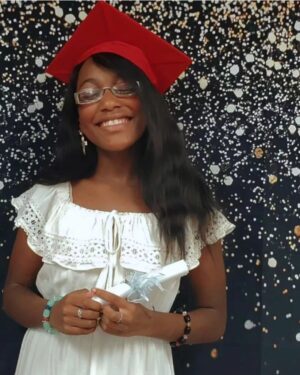 Angel Sessions Instagram - I'm so happy for my beautiful niece @gelbriella_sanders on graduating! You go, girl!!! Auntie Angel loves you 💓 💗 #congrats #gelbriella #gratuated🎓