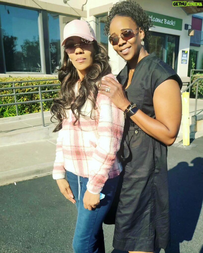 Angel Sessions Instagram - Family day with my daughter inlaw, Falisa! She came all the way to Texas to see me!