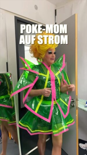 Angela Finger-Erben Instagram - POKE-MOM AUF STROM⚡️Outfit für die Countdown Show vorm #Dschungelcamp Finale (So., 20:15 Uhr) oder „Die Stunde danach?“ (So. 00:15 Uhr)? 

#RTL #ibes