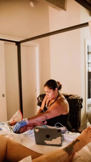 Angela Lewis Instagram - This is my friend @anja_akhile and she’s an incredible Black birth worker in training. For #givingtuesday I’m sharing her #gofundme in my stories to support getting her across her goal to complete her studies so she can bring her gifts to mommies everywhere. 🌿🛖✨