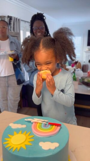 Angela Lewis Instagram - Sharing a bit of our gathering to celebrate baby number 2️⃣✨🤰🏾Thank you to our friends and family (via Zoom!) and check out big sister Brooklyn with the reveal! 💁🏾‍♀️ and yes, @callmejmallory  is very excited 😆