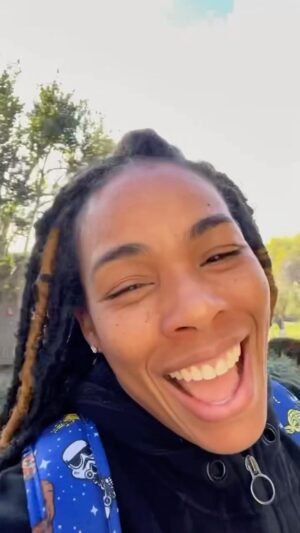 Angela Lewis Instagram - Spent my #mlkday being of service. We packed care kits for the unhoused and provided them to @thelamission. How did you spend your day honoring Dr. King!? 🤎