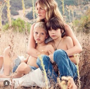 Angela Lindvall Instagram - Words can’t describe the love!! Happy Mothers Day!!!