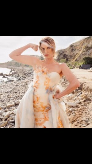 Angela Lindvall Instagram - I AM WOMAN 💪💋

Photographer:  @simkophoto
Stylist:  @alvinstillwellstylist
 Hair: @florido @hiddencrownhair  @theonly.agency
Makeup: @grbeauty_official
 @therebellionmgmt
Producer: Richard Villani @richard_villani
Location: Terranea Resort, Palos Verdes @terranearesort 
Editor in Chief Shirley Halperin @shirleyhalperin
Creative Director  @guerin_ad 
Deputy Editor @jasminrosemberg
Style Editor @linda_immediato
Los Angeles Magazine  @lamag