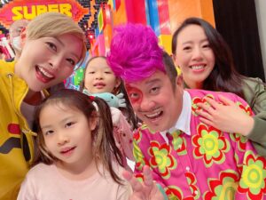 Angela Tong Instagram - Happy times on 開心無敵獎門人！So much fun! #TVB #bringsbackmemories #beachpartyteam #出TRIP！#alyssakassidy