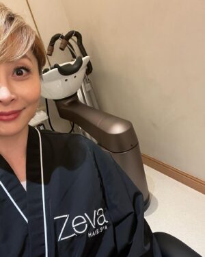 Angela Tong Instagram - Relaxing mommy spa time during our girls only staycation! @islandshangrila
#islandshangrila
@yunwellness.shangrila
@zevahairspa 
#YUNWELLNESS
#hongkong
#staycationhk @carrie.san ❤️