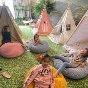 Angela Tong Instagram - Sleeping under the stars ✨ @hkgoldcoasthotel #hkgoldcoasthotel #familystaycationtime #happyholidays #goldcoasthotel #親子活動 #香港黃金海岸酒店 #staycationhongkong 
#GlampingRoom #stargazing #ThemedTeaSet #星夜露營主題套房 #觀星 #主題下午茶 #alyssakassidy @yogachung #besties #allgirls #ilovehongkong