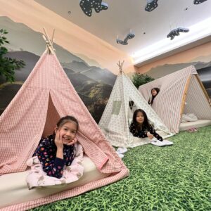 Angela Tong Instagram - Sleeping under the stars ✨ @hkgoldcoasthotel #hkgoldcoasthotel #familystaycationtime #happyholidays #goldcoasthotel #親子活動 #香港黃金海岸酒店 #staycationhongkong 
#GlampingRoom #stargazing #ThemedTeaSet #星夜露營主題套房 #觀星 #主題下午茶 #alyssakassidy @yogachung #besties #allgirls #ilovehongkong