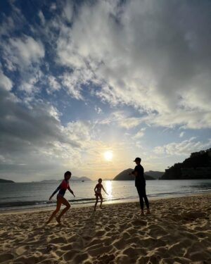 Angela Tong Instagram - Our Saturday @Repulse Bay Beach #chillin #alyssakassidy #sunfunandnothingtodo