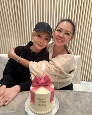 Angela Tong Instagram - HBD Bestie!! 😘😘 Here’s to another year of laughing together! I lupp u~ #bff #whyulooksus #7sis #七姊妹 #happybirthday #november3