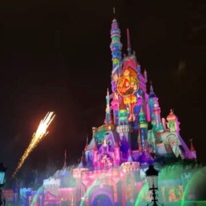Angela Tong Instagram - Disneyland fireworks! Must see! #HKDisneyland #DisneyHalloweenTime #ShowYourWickedSide #Momentous 
#TheMostMagicalShowOnEarth #alyssakassidy #familytime #ilovehongkong