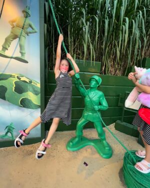 Angela Tong Instagram - Here we go again! #HKDisneyland #DisneyHalloweenTime #ShowYourWickedSide #Momentous 
#TheMostMagicalShowOnEarth #alyssakassidy #familytime #ilovehongkong