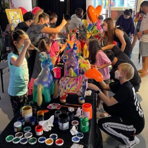 Angela Tong Instagram - Bringing us together for a fun and meaningful day! Thanks @drago.cavallo @dccharityfoundation 
@simonma_official  Thx for organizing Janet😘 #alyssakassidy #7sis