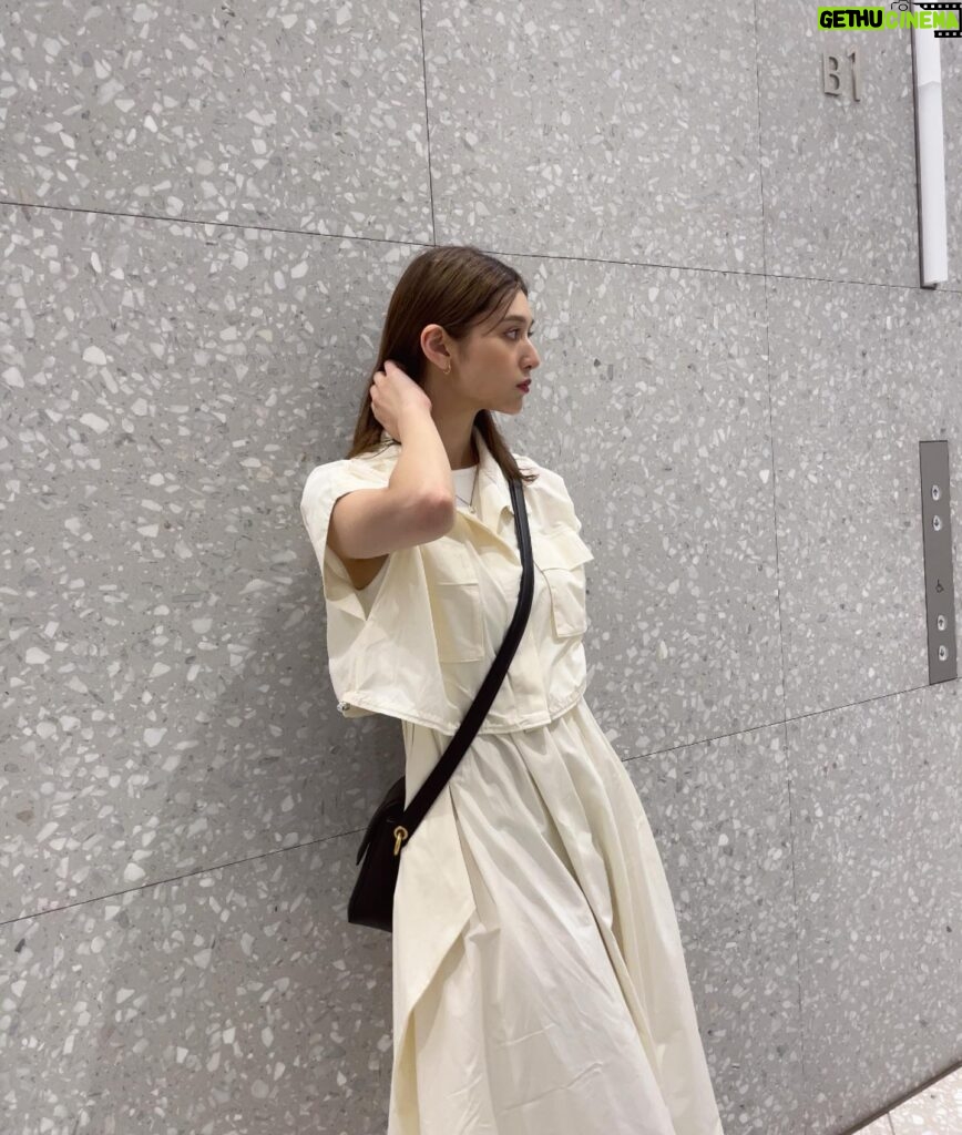 Angela Mei Instagram - 最近ホワイト推し ずっと楽しみにしてたお洋服ようやく届いた！かわいい︎︎☺︎ @plus_women.azulofficial
