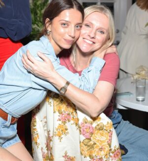Angela Sarafyan Instagram - Merci @sezane 

Such a lovely night… seeing old friends. 🇫🇷 

Foto: @stefaniekeenan 💕
@iamrichroyal 
@gettyimages