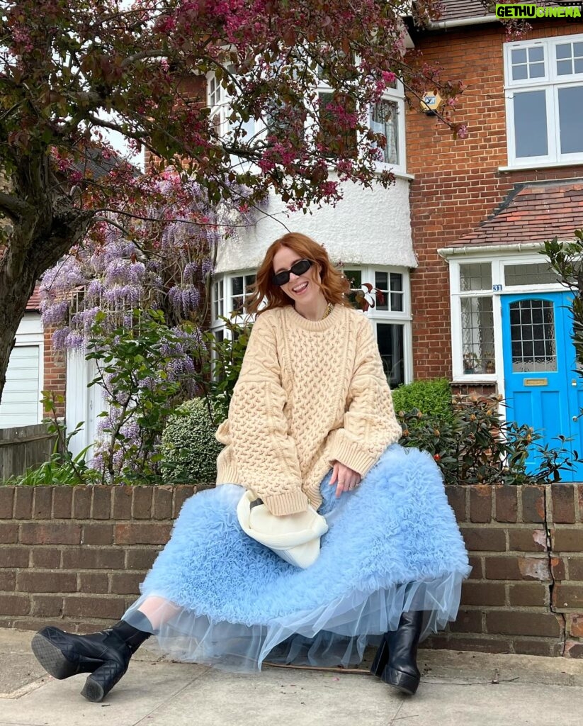 Angela Scanlon Instagram - My dad asked if my 2 year old dressed me in borrowed clothes. Rude, but also I think this means I nailed the look 😂 is this a HIT (also hot but mostly because it’s a jumper) OR MISS?!