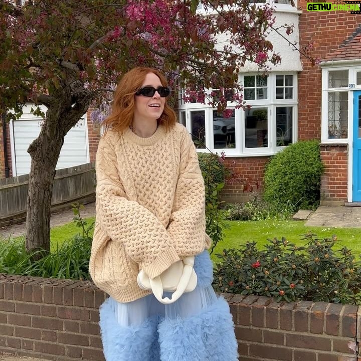 Angela Scanlon Instagram - My dad asked if my 2 year old dressed me in borrowed clothes. Rude, but also I think this means I nailed the look 😂 is this a HIT (also hot but mostly because it’s a jumper) OR MISS?!