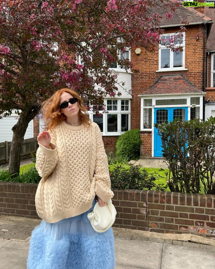 Angela Scanlon Instagram - My dad asked if my 2 year old dressed me in borrowed clothes. Rude, but also I think this means I nailed the look 😂 is this a HIT (also hot but mostly because it’s a jumper) OR MISS?!