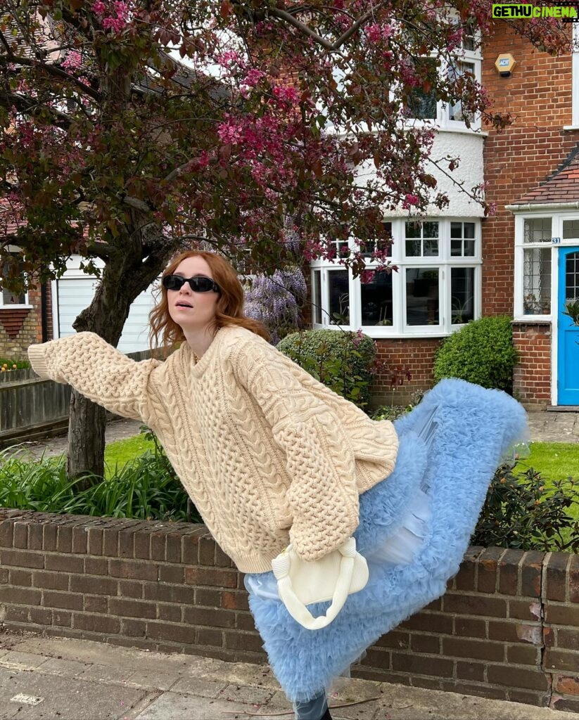 Angela Scanlon Instagram - My dad asked if my 2 year old dressed me in borrowed clothes. Rude, but also I think this means I nailed the look 😂 is this a HIT (also hot but mostly because it’s a jumper) OR MISS?!