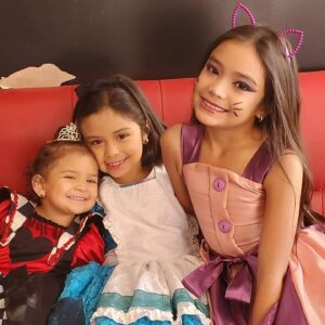 Angelee Vera Instagram - Had a blast today, my auntie/godmother @day4284 arranged it so we would have a private and safe trick-or-treat . She set up separate theme stations with my tios @chilo_07 ,@jlkal_el , @v_lizz, @cheli1982 . Thanks to my parents @merikvera and @verasgeneralbuilding for the awesome dinner. Overall it turned out to be awesome and all thanks for my Tia @day4284 going above and beyond to make it an extra special Halloween..
.
Costumes handmade by @raquels_costumes , she is always making amazing costumes.
.
#halloween #halloween2020 #costumes #handmadecostume #dharmannactors #actress #blessed #sisters #cousins #quarantinelife #angeleemerikvera #amv