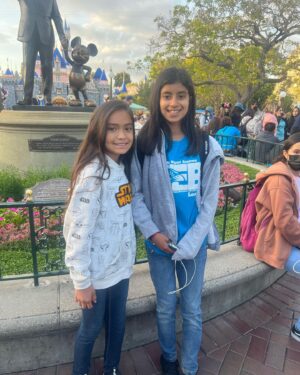 Angelee Vera Instagram - I’m so grateful for moments like this. Thank you all for your support!!!!!🥰🥰🥰🥰🥰🥰