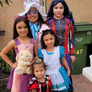 Angelee Vera Instagram - Had a blast today, my auntie/godmother @day4284 arranged it so we would have a private and safe trick-or-treat . She set up separate theme stations with my tios @chilo_07 ,@jlkal_el , @v_lizz, @cheli1982 . Thanks to my parents @merikvera and @verasgeneralbuilding for the awesome dinner. Overall it turned out to be awesome and all thanks for my Tia @day4284 going above and beyond to make it an extra special Halloween..
.
Costumes handmade by @raquels_costumes , she is always making amazing costumes.
.
#halloween #halloween2020 #costumes #handmadecostume #dharmannactors #actress #blessed #sisters #cousins #quarantinelife #angeleemerikvera #amv