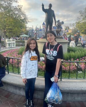 Angelee Vera Instagram - I’m so grateful for moments like this. Thank you all for your support!!!!!🥰🥰🥰🥰🥰🥰